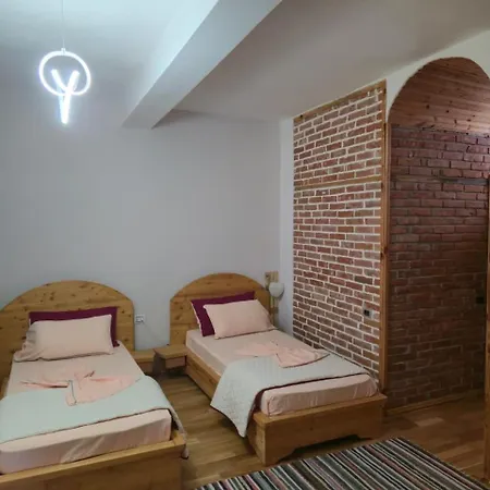 Pensjonat Guest House Lin 3*